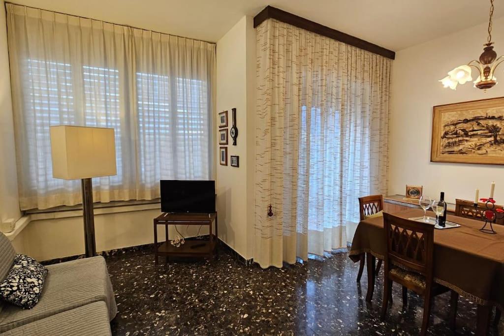 Monticelli Apt - 6 Posti Letto フィレンツェ エクステリア 写真
